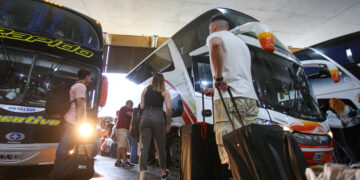 Más 1,4 millones de turistas viajaron por el país durante el fin de semana largo