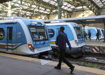 Disuelven el Instituto Argentino de Transporte y despiden a unos 1.400 empleados