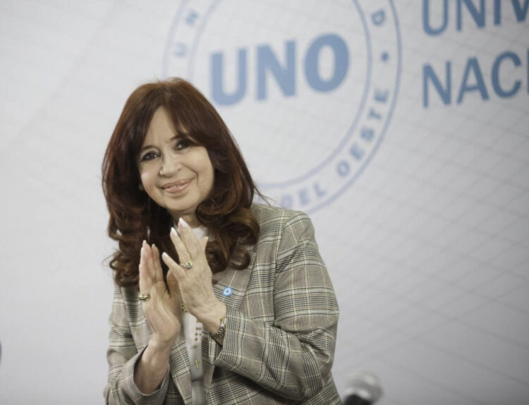 CFK empezó la campaña para el PJ y habló de un "programa de gobierno"