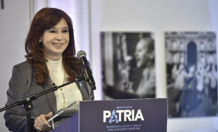 Cristina Kirchner presentó la lista "Primero La Patria" para competir por la presidencia del PJ