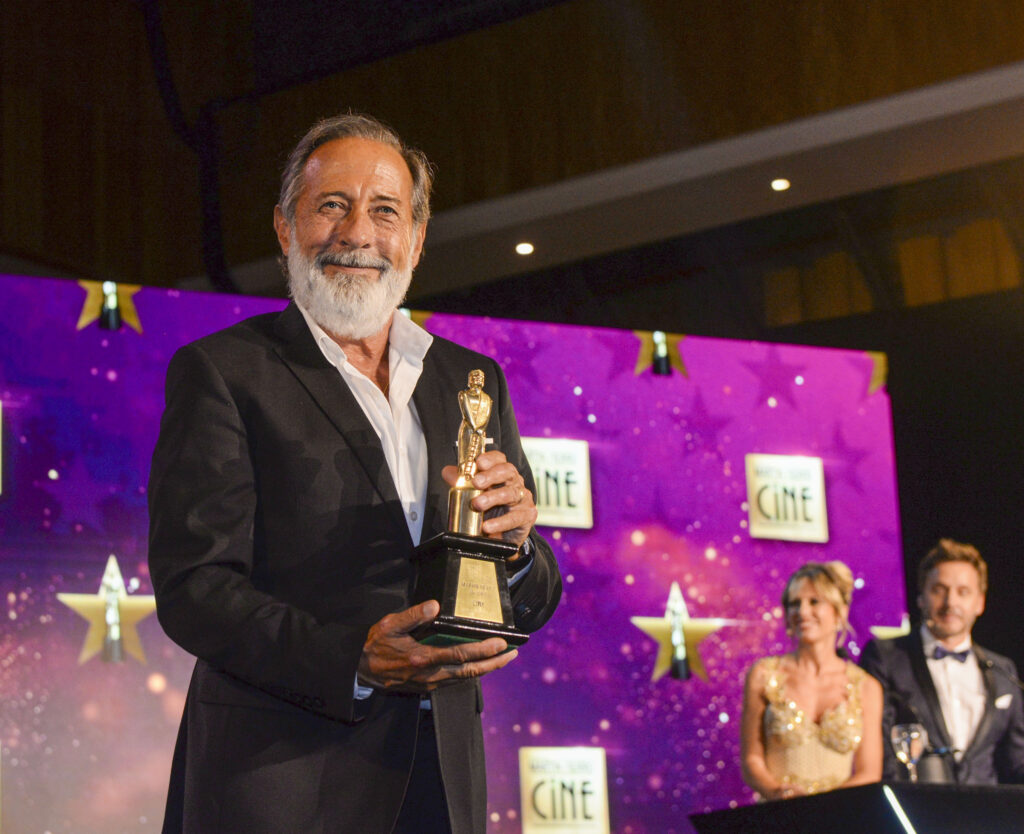 Francella se llevó el Martín Fierro de Oro de Cine y Series por su papel en "El Encargado"