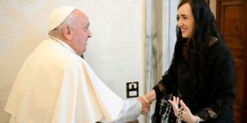 El papa Francisco a Villarruel: «A no aflojar y no perder el sentido común»