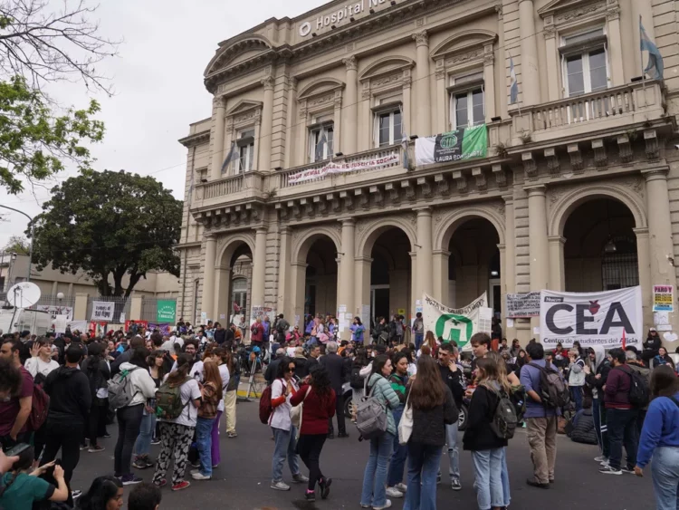 El Ministerio de Salud afirmó que el Hospital Bonaparte no se cerrará, pero será "reestructurado"