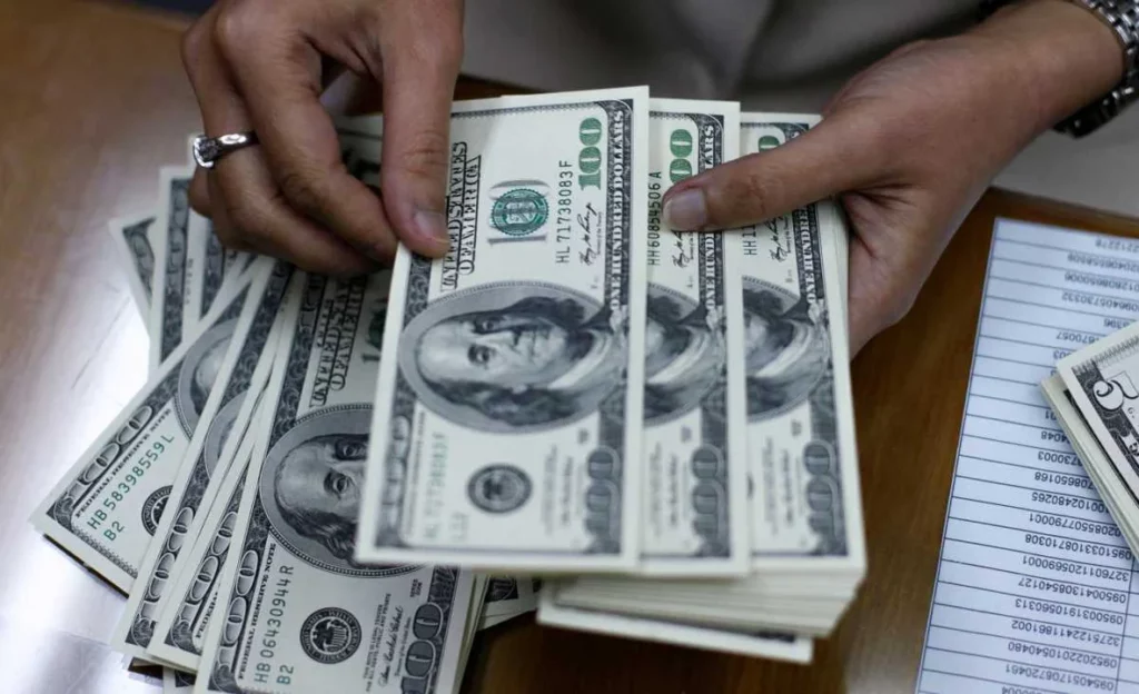 El dólar "blue" cayó a $ 1.175 y se convirtió en la peor inversión del año