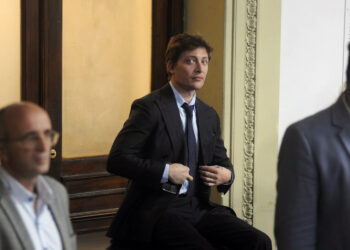 Caputo y Macri se reunieron en secreto antes de la votación del veto universitario