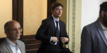 Caputo y Macri se reunieron en secreto antes de la votación del veto universitario