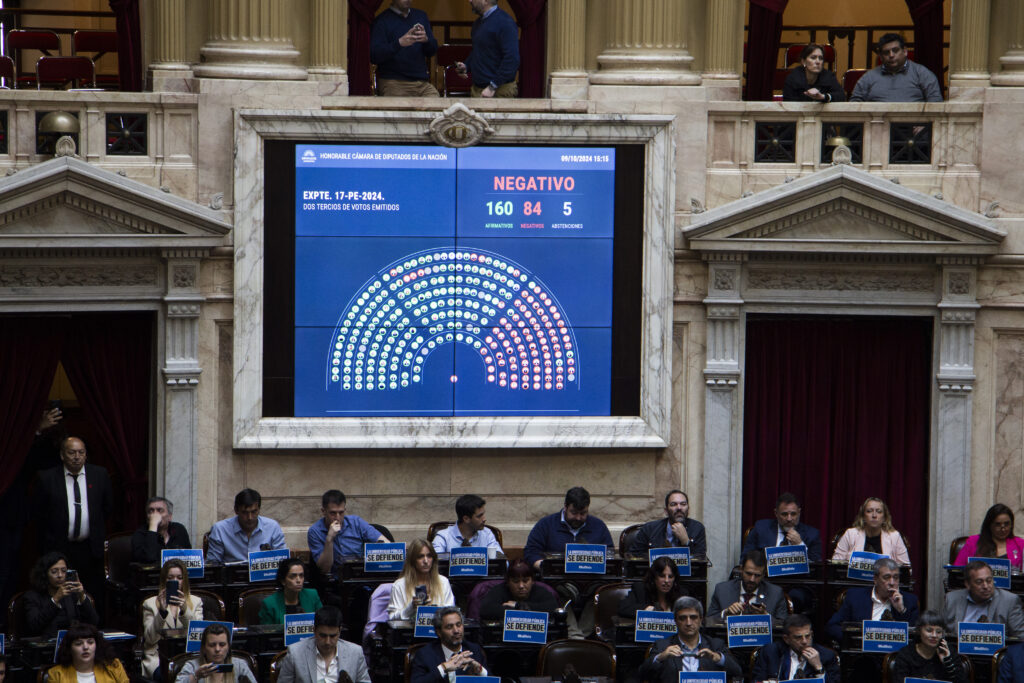 El Gobierno logró sostener el veto a la ley universitaria pero crece la tensión