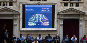 El Gobierno logró sostener el veto a la ley universitaria pero crece la tensión