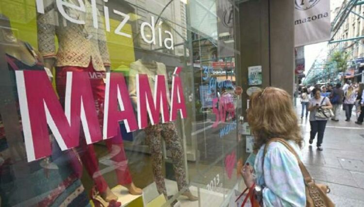 Día de la Madre: los cordobeses buscan ofertas por la crisis