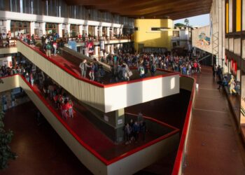 Inédita resolución contra un chico de 18 que con IA creó fotos porno falsas de más de 20 alumnas