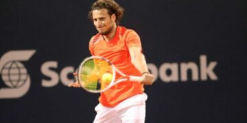 Forlán palpitó su debut como tenista profesional