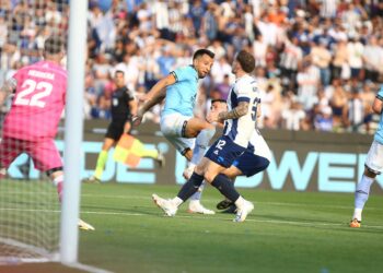 Talleres y Belgrano empataron en un clásico marcado por una temprana expulsión
