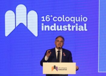 Ante industriales, Llaryora reivindicó el modelo cordobés y el desarrollo de infraestructura