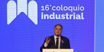Ante industriales, Llaryora reivindicó el modelo cordobés y el desarrollo de infraestructura