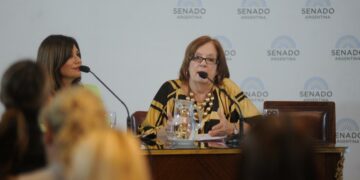 Alejandra Vigo presentó un proyecto de ley para tipificar la violencia digital