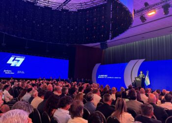 Milei pasó por Córdoba y criticó a Raúl Alfonsín: "Fue partidario de un golpe de Estado”