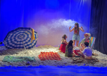 Se abren los telones con el humor como protagonista