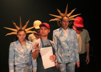 Reestrenan una pieza que aborda la migración