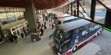 Las valijas y encomiendas serán identificadas por los mecanismos que dispongas las empresas de transporte.