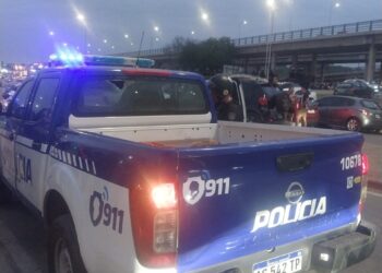 Simpatizantes de Talleres a los piedrazos contra un hincha de Belgrano infiltrado