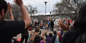 Estudiantes de Filosofía y Artes tomaron pabellones de la UNC y se movilizan esta tarde