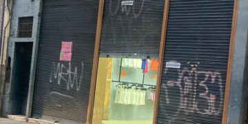 Clausuraron el local de un tiktoker cordobés pero retiró la faja y lo volvió a abrir