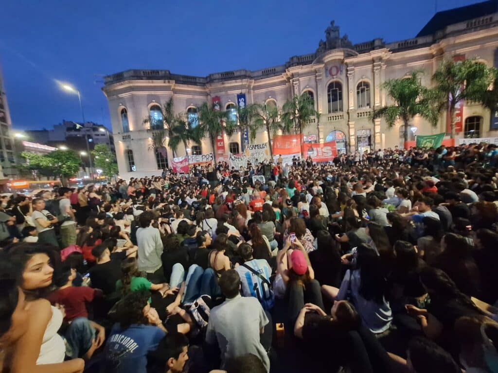 Contra el veto de Milei, las universidades de Córdoba y el país realizan un paro por 24 horas