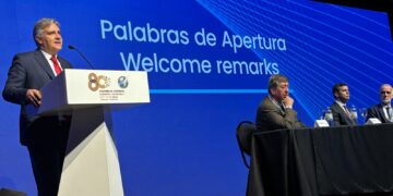 Llaryora en la apertura de la Asamblea de la SIP: «No hay democracia sin libertad de expresión»