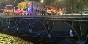 Cortes de calles, árboles caídos y vecinos evacuados: así fue la tormenta en Córdoba