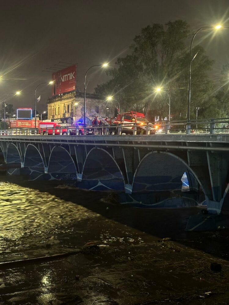 Cortes de calles, árboles caídos y vecinos evacuados: así fue la tormenta en Córdoba