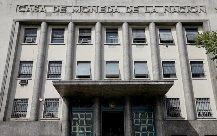 Adorni informó el cierre de la Casa de la Moneda, aunque luego borró el posteo