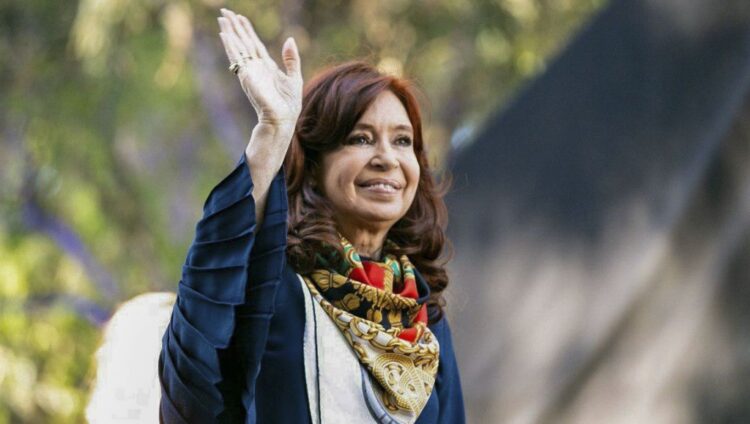 El espacio que conduce CFK le pidió a la Junta Electoral del PJ que "habilite" la lista de Quintela