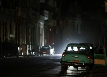 Suspenden actividades no esenciales por el apagón