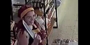 Entró a robar a una fiambrería con un cuchillo, pero la empleada lo corrió con uno mucho más grande Entró a robar a una fiambrería con un cuchillo, pero la empleada lo corrió con uno mucho más grande
