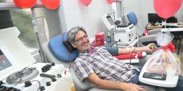 Nicolás, el vecino que hizo 100 donaciones de sangre