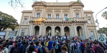 Denuncian que el Gobierno ordenó cerrar un hospital nacional de salud mental