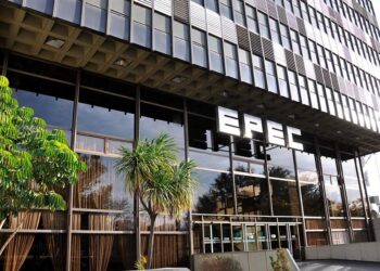 Más de 31.000 usuarios de Epec, al borde de perder el subsidio a la luz y comenzar a pagar un 150% más