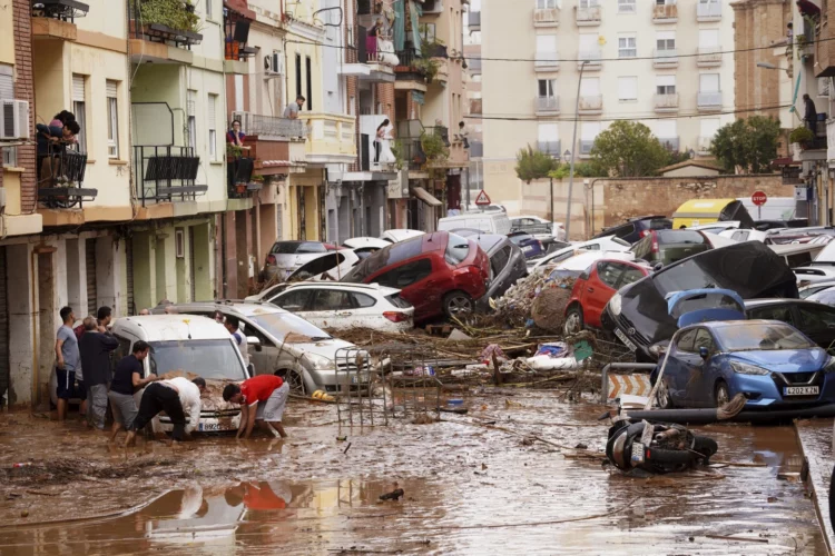 Una imagen desoladora tras el paso de la tormenta DANA por Valencia.