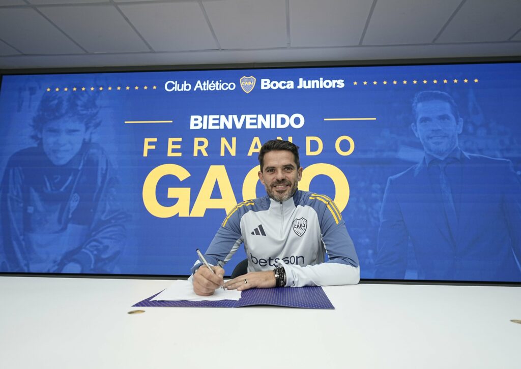 Gago fue presentado como entrenador de Boca