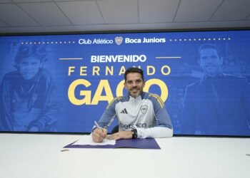 Gago fue presentado como entrenador de Boca