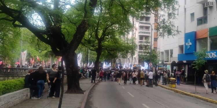 Comenzó la tercera marcha universitaria en Córdoba