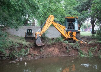 Megaoperativo de limpieza en el Canal Maestro Norte