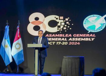 Llaryora postuló a Córdoba para dar asilo a periodistas exiliados