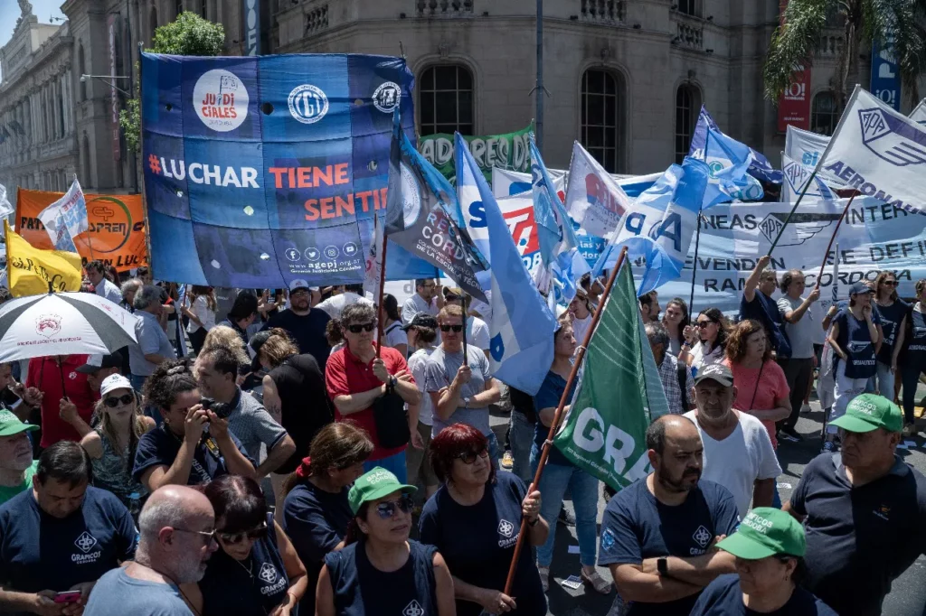 Castro: “No hay ajuste que pase con paz social”