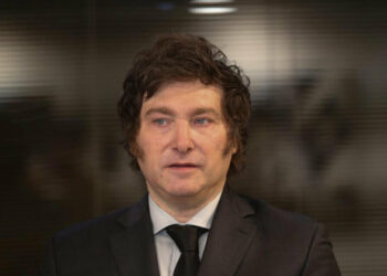 Son al menos 30 los funcionarios de peso que renunciaron o fueron echados del gobierno de Milei