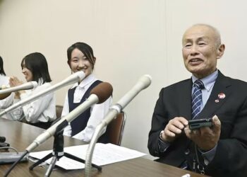 Los ganadores del Nobel de la Paz piden el desarme nuclear