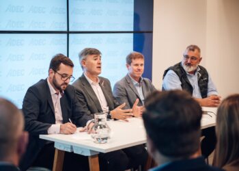 Passerini busca ampliar el alcance de Adec con el Ente Metropolitano