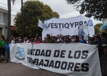 Los gremios estatales repudiaron los despidos en Petroquímica Río Tercero