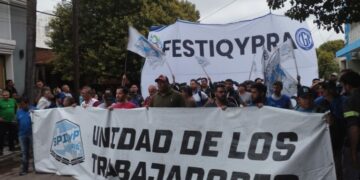 Los gremios estatales repudiaron los despidos en Petroquímica Río Tercero