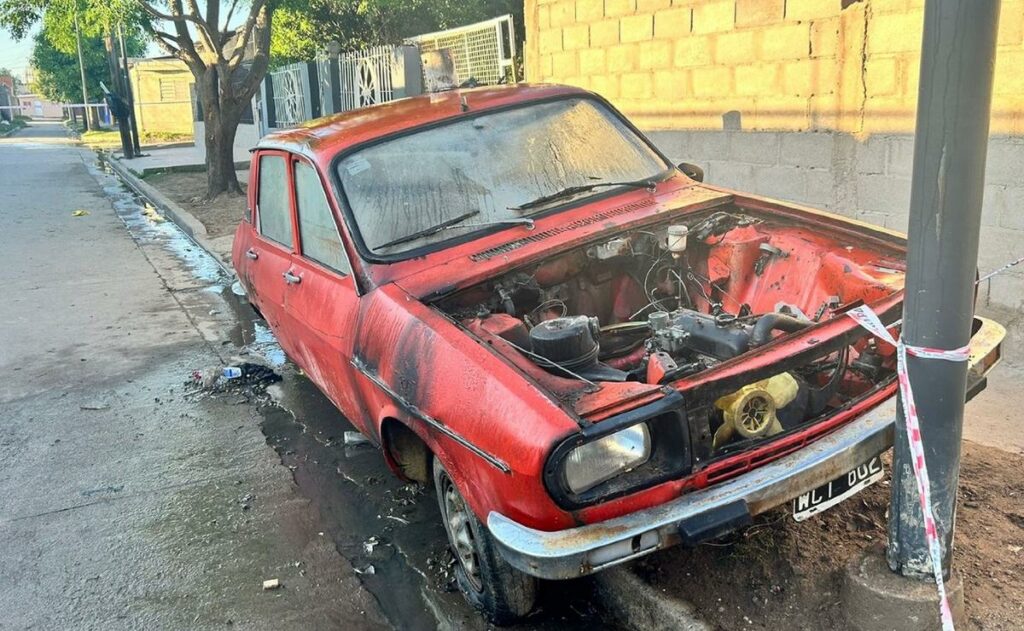 Le quemó el auto y la mató de dos disparos a quemarropa